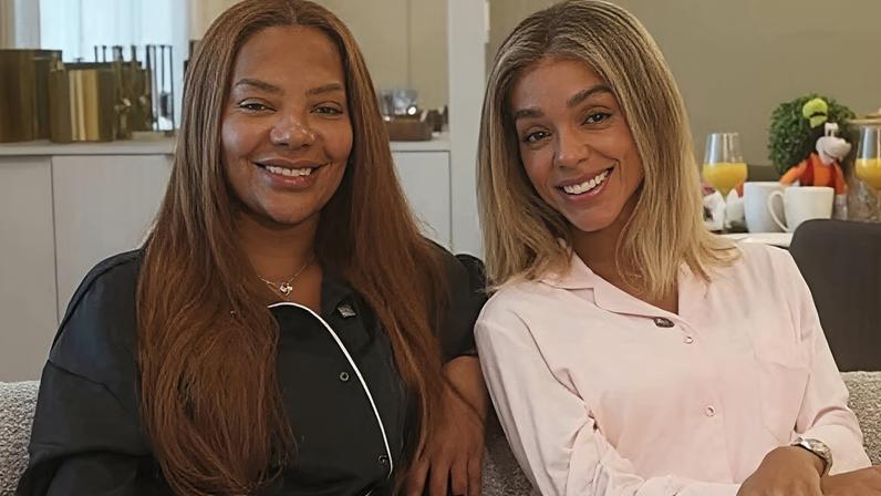 Esposa de Ludmilla volta com a bebê para o Rio