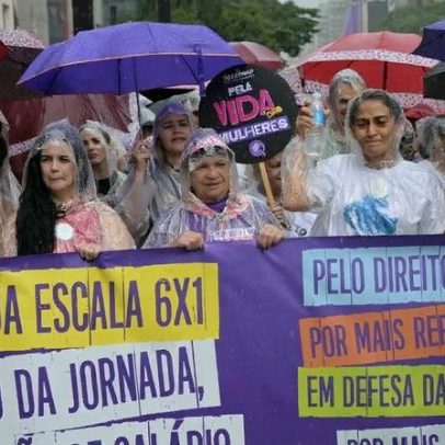 Ato em SP pede fim da violência contra mulheres e da escala 6×1