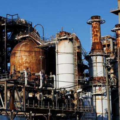 Petróleo pode chegar a US$200 se guerra no Irã durar até junho, diz Macquarie