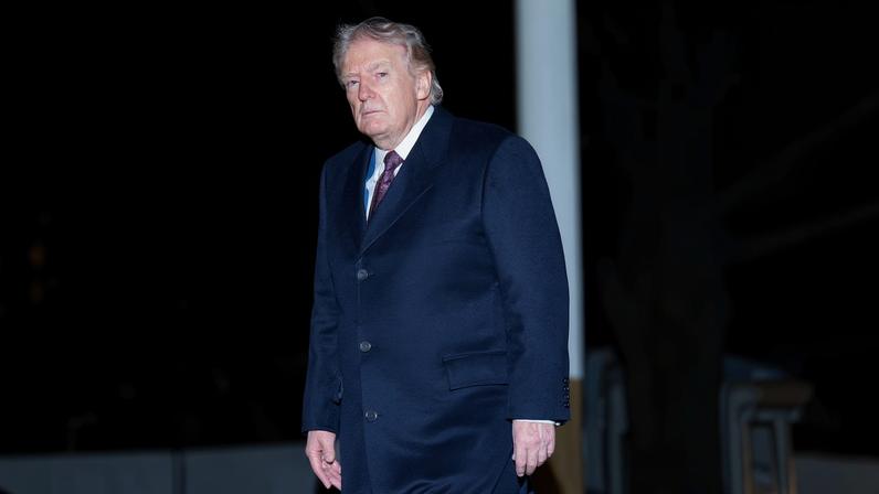 Trump avalia coalizão de Hormuz e apreensão de Kharg, diz Axios