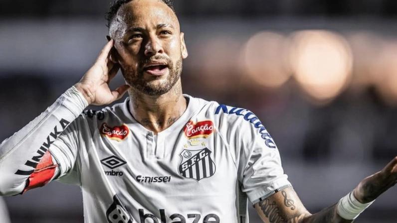 Obra na mansão de Neymar, jogador do Santos, foi interditada em junho de 2023 depois de fiscalização ambiental que apontou possíveis irregularidades