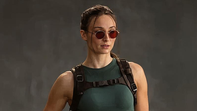 Sophie Turner caracterizada como Lara Croft
