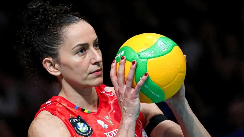 Gabi Guimarães fala após possível lesão e pede tranquilidade