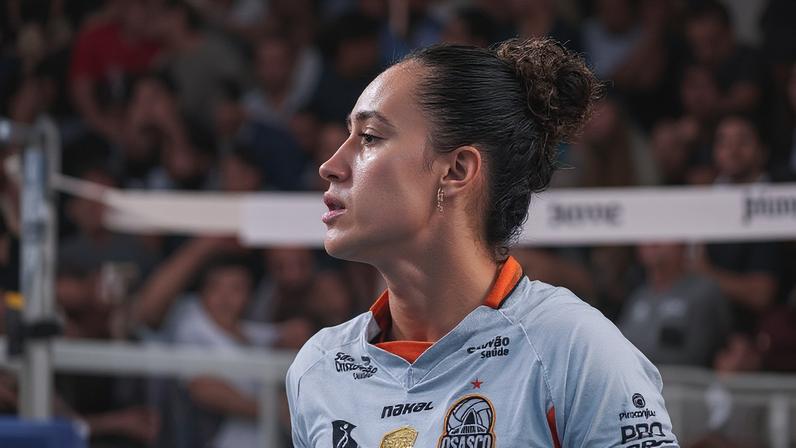 Maira Cipriano, do Osasco, sofreu tentativa de agressão em jogo da Superliga contra o Fluminense (Foto: Reprodução/ Instagram)