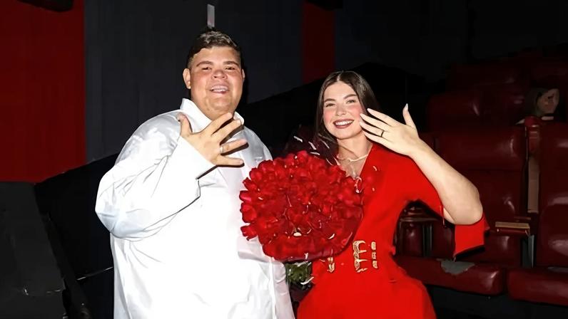 Gordão da XJ e Nicolle Caroline estão noivos