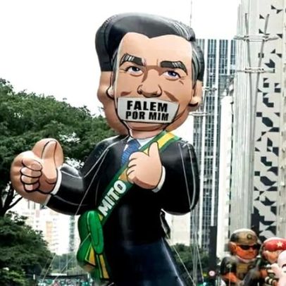 Ato resgata bonecos infláveis e mostra Bolsonaro censurado na Paulista