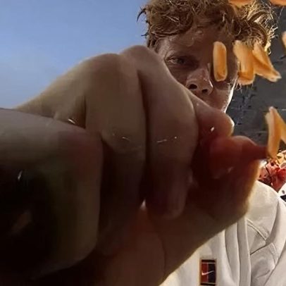 Sinner homenageia vencedores da F1 e do MotoGP após título em Miami