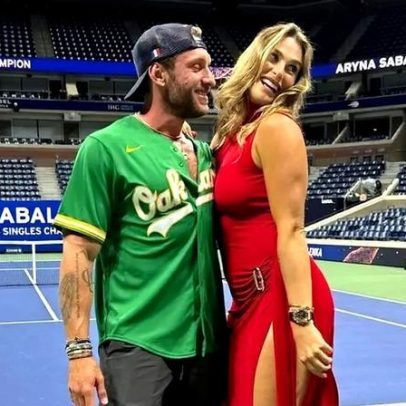 Sabalenka, número 1 do mundo, anuncia noivado com empresário brasileiro