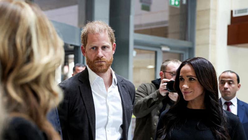 Livro do príncipe Harry é 'conspiração delirante', afirma porta-voz