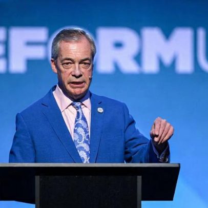 Farage propõe banir grandes orações muçulmanas perto de sítios históricos