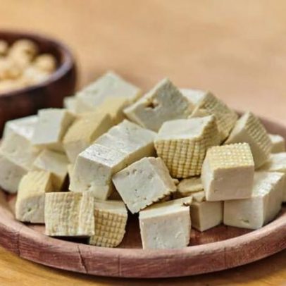 Tofu traz benefícios à saúde e dicas para incluir na rotina