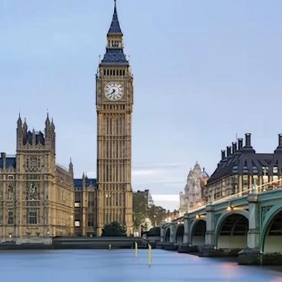 Parceira de deputada entre três detidos no Reino Unido por espionagem para a China