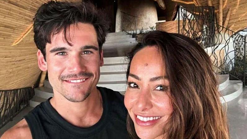 Nicolas Prattes e Zoe celebram o primeiro aniversário do cachorro