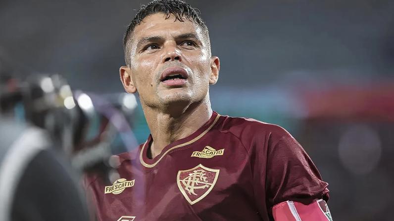 Thiago Silva em campo pelo Fluminense no Brasileirão (Foto: Lucas Merçon/FFC)