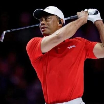 Tiger Woods se prepara para retornar ao golfe