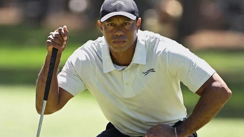 Tiger Woods paga fiança e é liberado após acidente