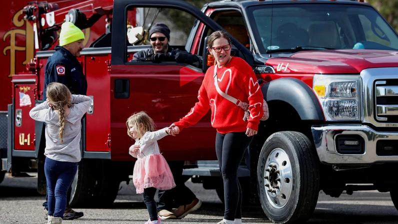 Guerra no Irã coloca americanos em alerta, ataque a sinagoga mostra limites