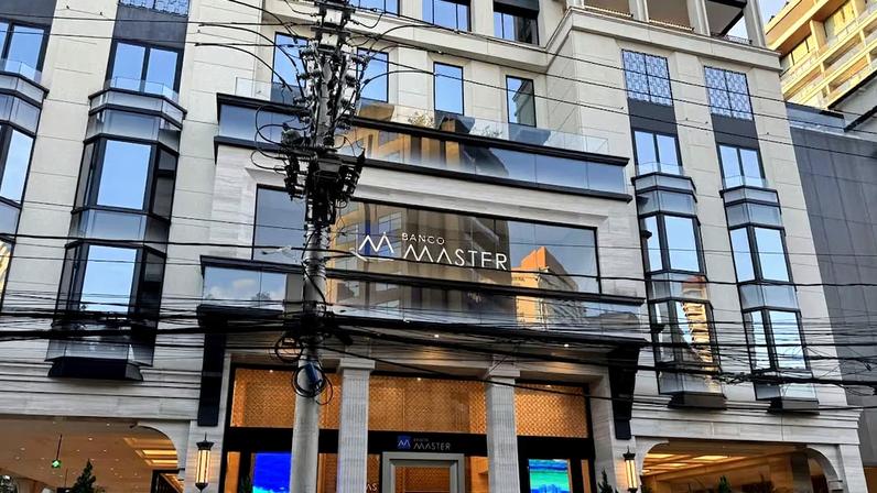 Titulares de cartões do Will Bank tinham até R$ 5 bilhões em cobranças pendentes nos cartões da fintech quando o credor entrou em colapso