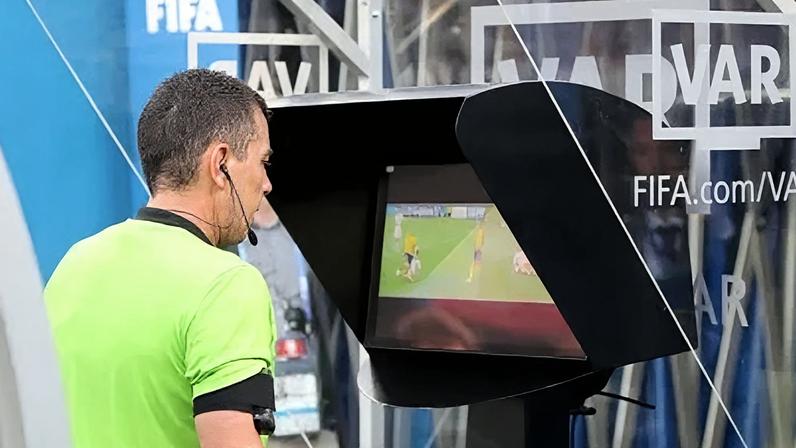 Novas regras para a Copa: leis anti-cera e maior poder do VAR