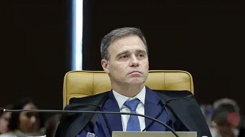 Servidor foi afastado no início deste mês pelo próprio ministro André Mendonça