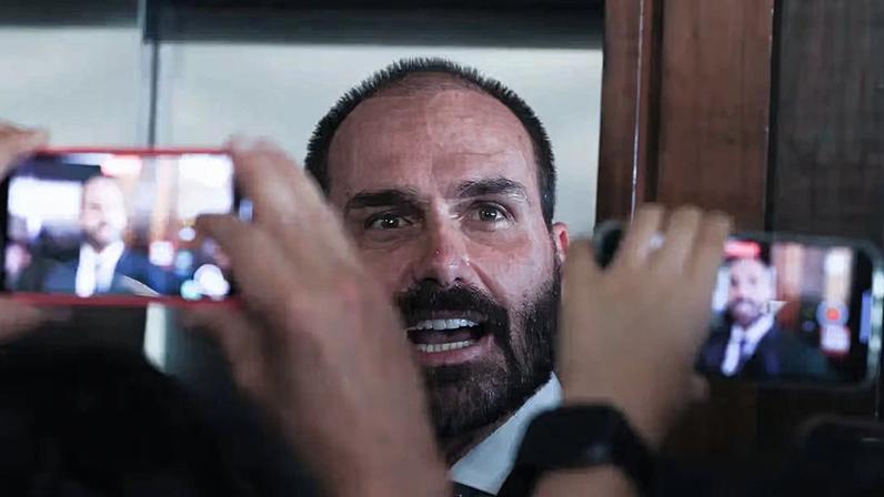 Vídeo de Eduardo Bolsonaro foi anexado ao processo em que ele é réu