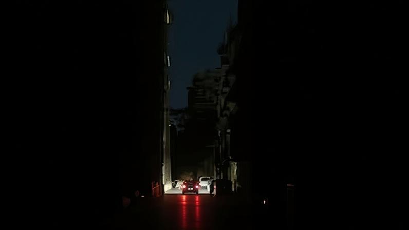Un coche en la calle en Barcelona el pasado 28 de abril.
