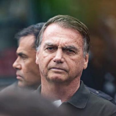 Bolsonaro sai de hospital para cumprir prisão domiciliar autorizada por Moraes