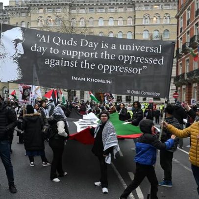 Polícia britânica proíbe marcha pró-Irã em Londres por tensões extremas