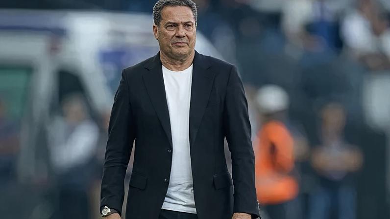 Vanderlei Luxemburgo é internado na UTI por problemas pulmonares