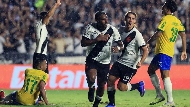 Vasco vira sobre o Palmeiras e vence a primeira no Brasileirão