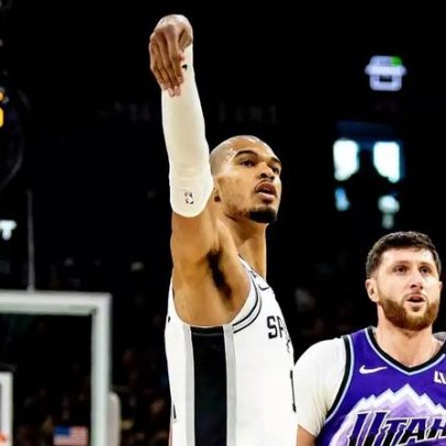 Victor Wembanyama vence prêmio de melhor da semana na NBA