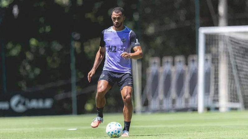 Domínguez recebe reforço liberado pelo DM para a defesa do Atlético-MG