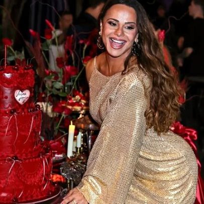 Viviane Araújo celebra 51 anos e reúne famosos em festa