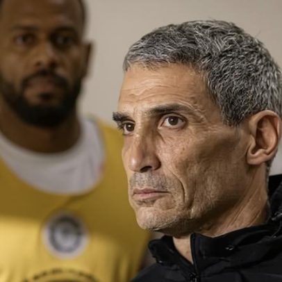 Santos anuncia saída do técnico Vojvoda após derrota para o Inter