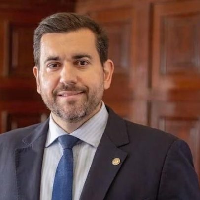 Delegado Carlos Augusto assume vaga na Alerj após retotalização de votos