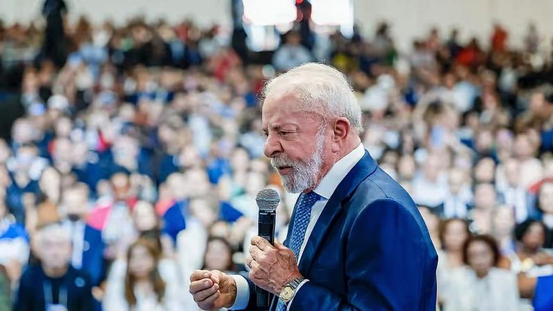 Presidente chamou a ação dos EUA de "intromissão"