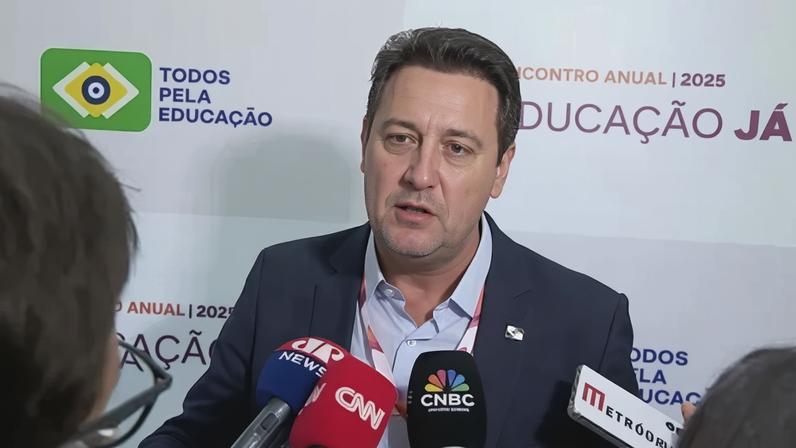 O governador do Paraná, Ratinho JR