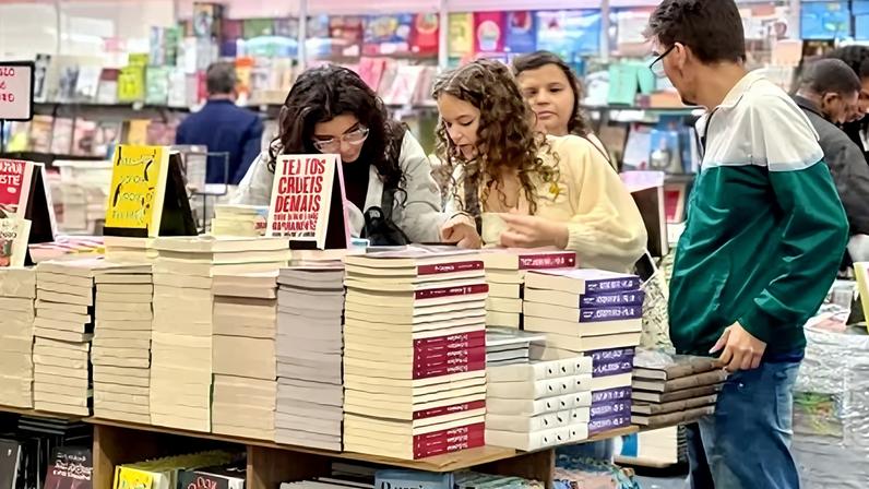 Número de consumidores de livros cresce no Brasil