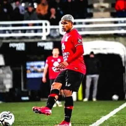 Huguinho é regularizado no Botafogo, mas estreia fica para depois