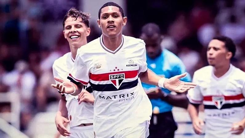 Tetê comemorando gol pelo São Paulo na Copinha. (Foto: Reprodução/X/@Copinha)