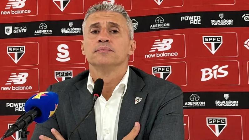 Crespo deixa o comando do São Paulo com a equipe paulista em segundo lugar no Brasileirão (Foto: Izabella Giannola/ Lance!)