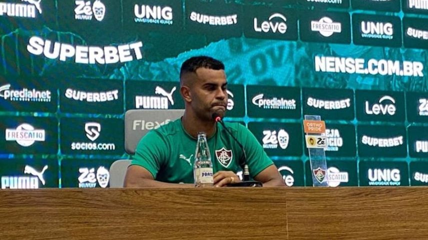 Alisson em apresentação pelo Fluminense (Foto: Pedro Brandão/ Lance!)