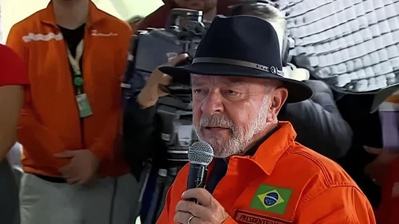 Presidente Lula na Refinaria Gabriel Passos (Regap), em Betim (BH)