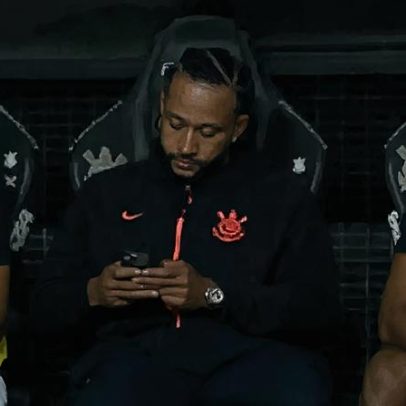 Memphis esclarece uso de celular no banco durante Corinthians x Flamengo