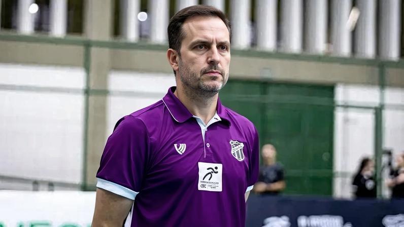 Raphael Dantas, técnico do Ceará, acredita que a equipe possa se recuperar com investimentos privados (Foto: Divulgação/Ceará SC)