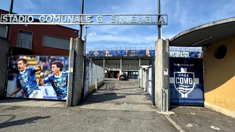 Como, sensação da Itália, recebeu visita do técnico Renato Paiva, ex-Botafogo (Foto: Divulgação)