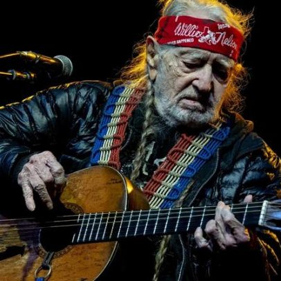 Álbum Dream Chaser de Willie Nelson ganha nova faixa coescrita com Bob Dylan