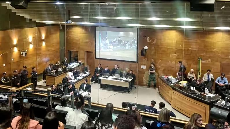 Juíza rejeita adiamento e mantém julgamento