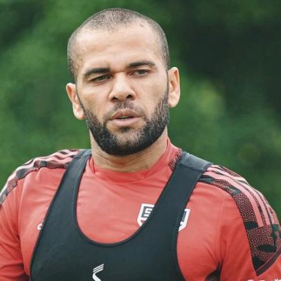 São Paulo tem prazo para quitar dívida com Daniel Alves