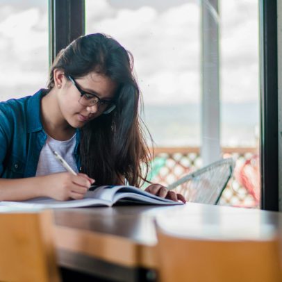 Como estudar melhor por conta própria, com base em ciência e prática
